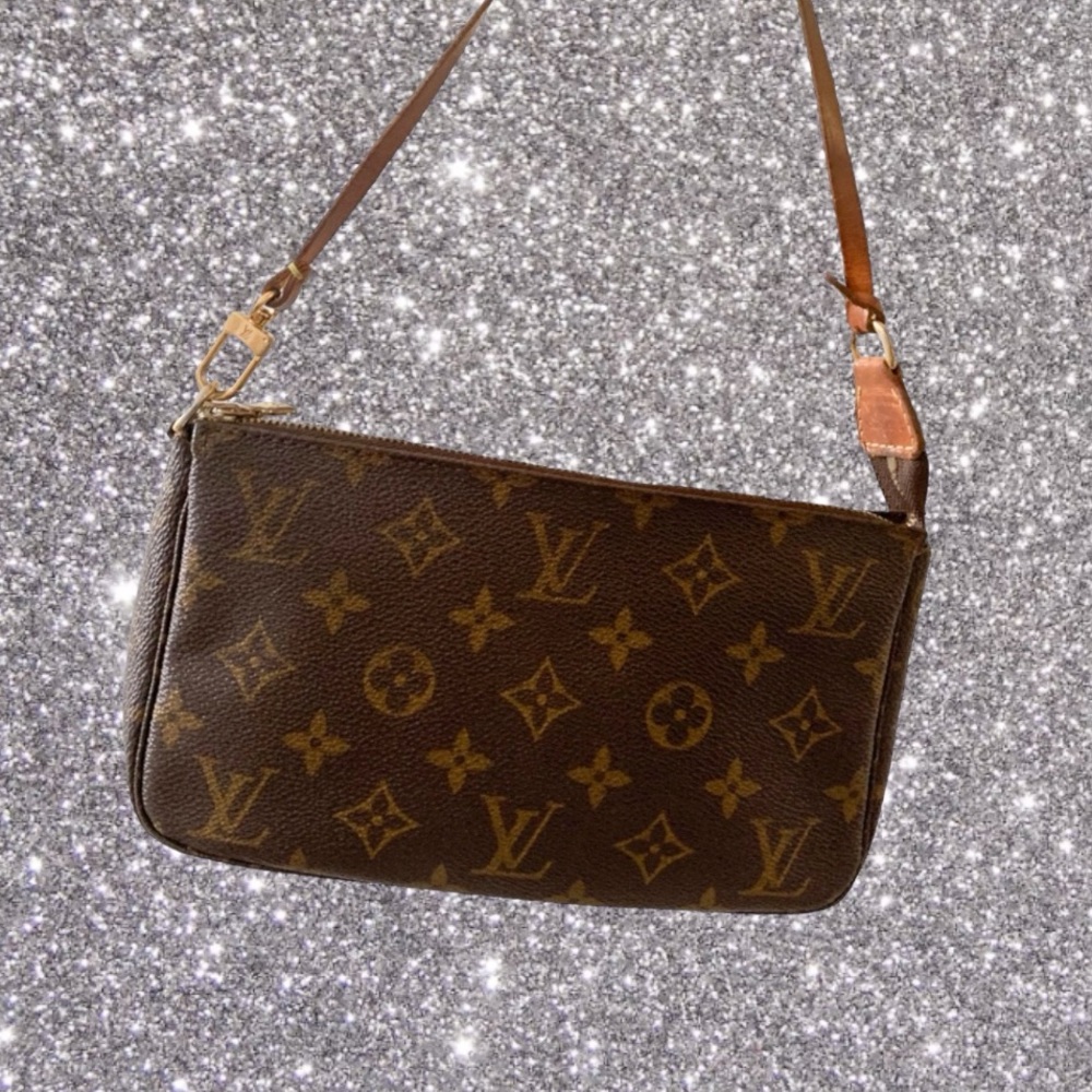 Authentic Louis Vuitton Monogram Pochette